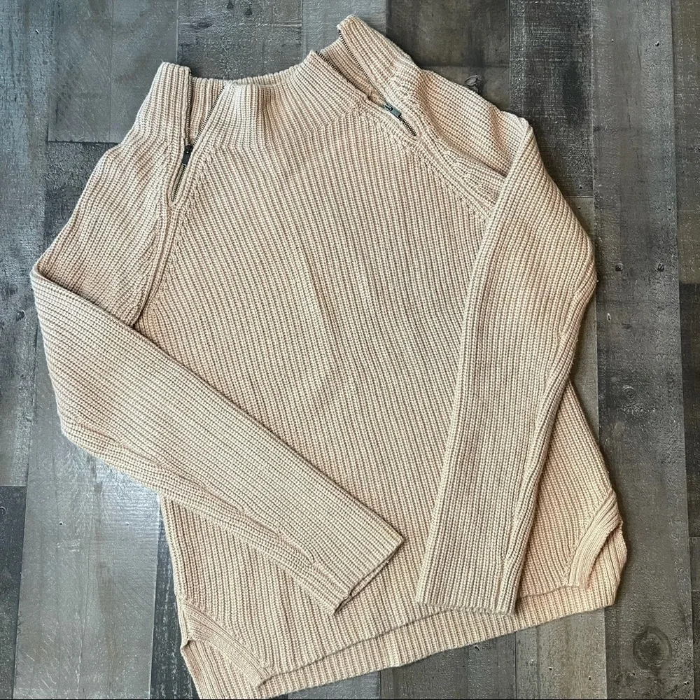 Banana Republic Small Tan Sweater - Picture 8 of 8